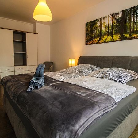 Moderne Fewo Sky Netflix Terrasse Burgblick Boxspringbett Waschtrockner 布莱 外观 照片